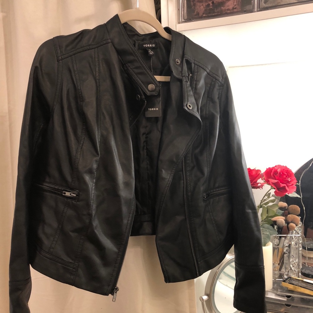 Torrid blck moto jacket sz 00 NWT